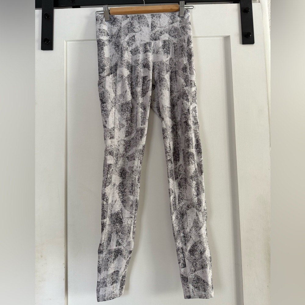 🛍️ Joe Fresh Abstract Patterned Pants